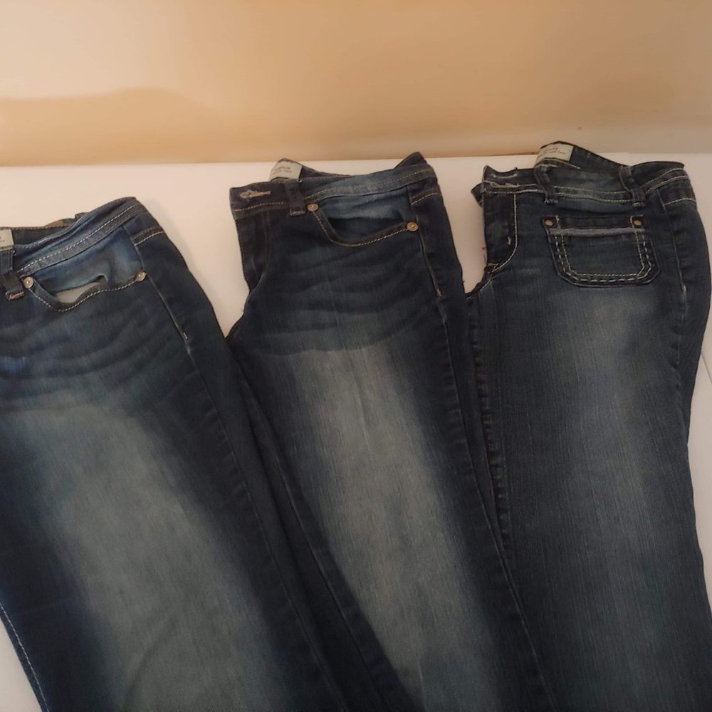 3 pair of classy L.E.I. Ashley low rise flare